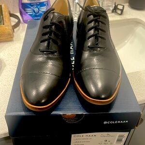 Cole Haan Black Leather GOTO Arden Ox Loafers-W20348